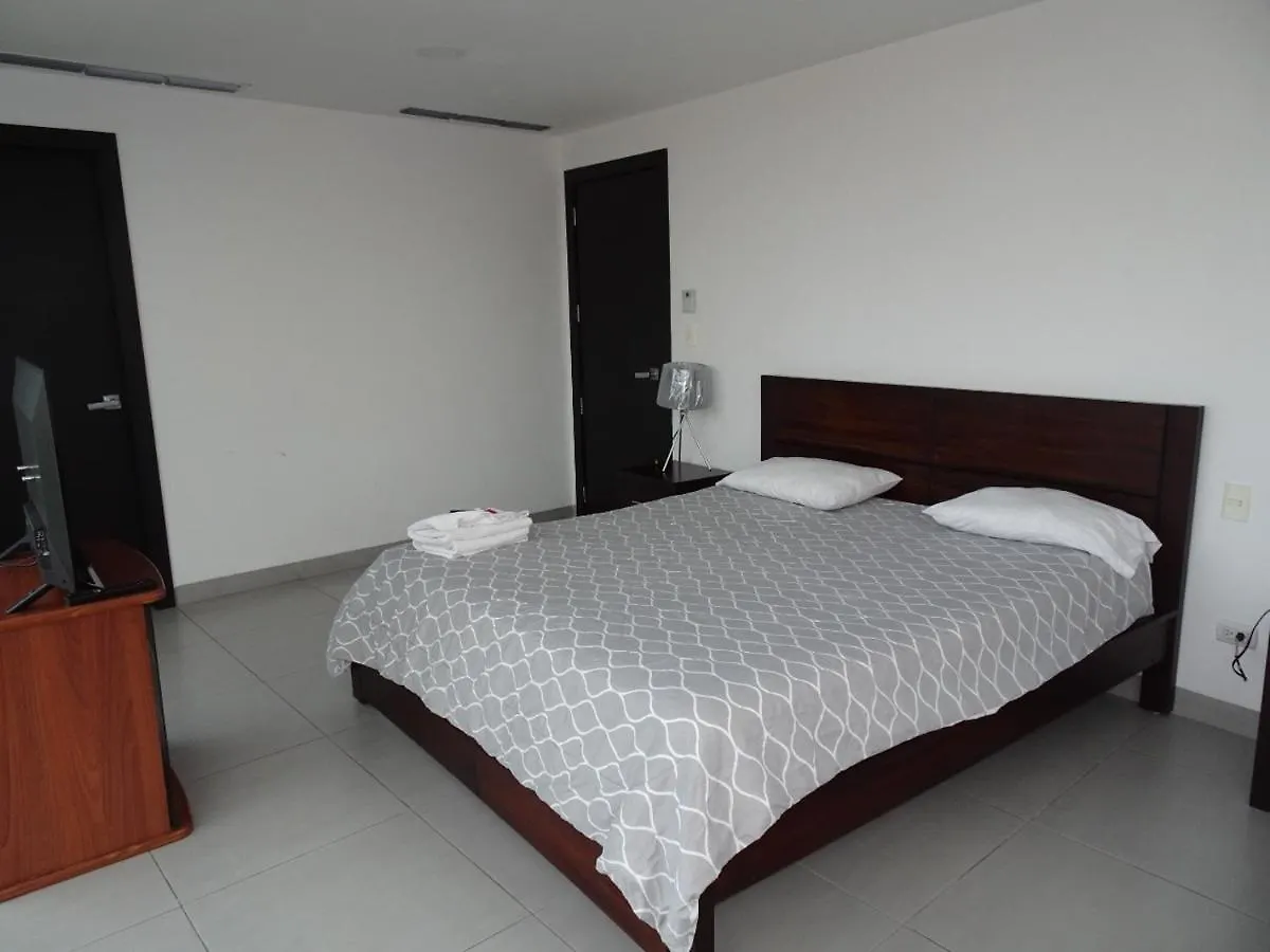 1340 Quo Habitacion En Lujoso Departamento A 1 Minuto Del Aeropuerto Гуаякиль 0*,  Эквадор