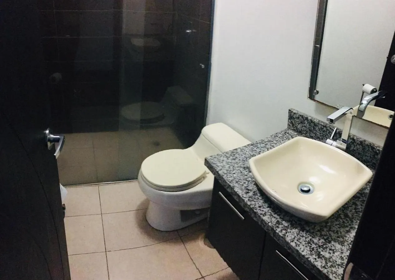 1340 Quo Habitacion En Lujoso Departamento A 1 Minuto Del Aeropuerto Гуаякиль